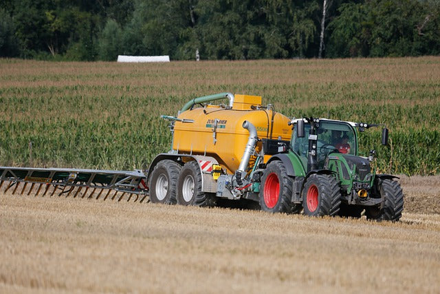 Aplicación de agronutrientes con máquina
