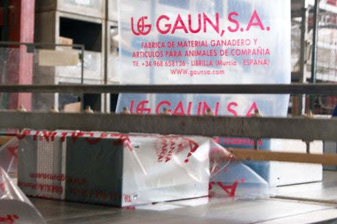 Plástico reciclado en productos para el ganado