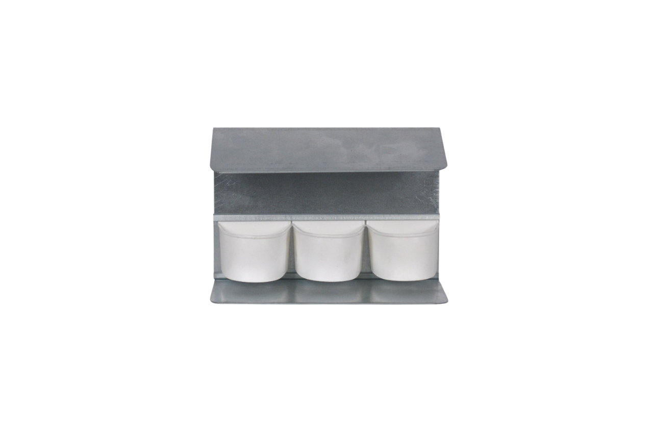 Comedero de tres puestos con Soporte de Chapa Galvanizada – Práctico y Resistente